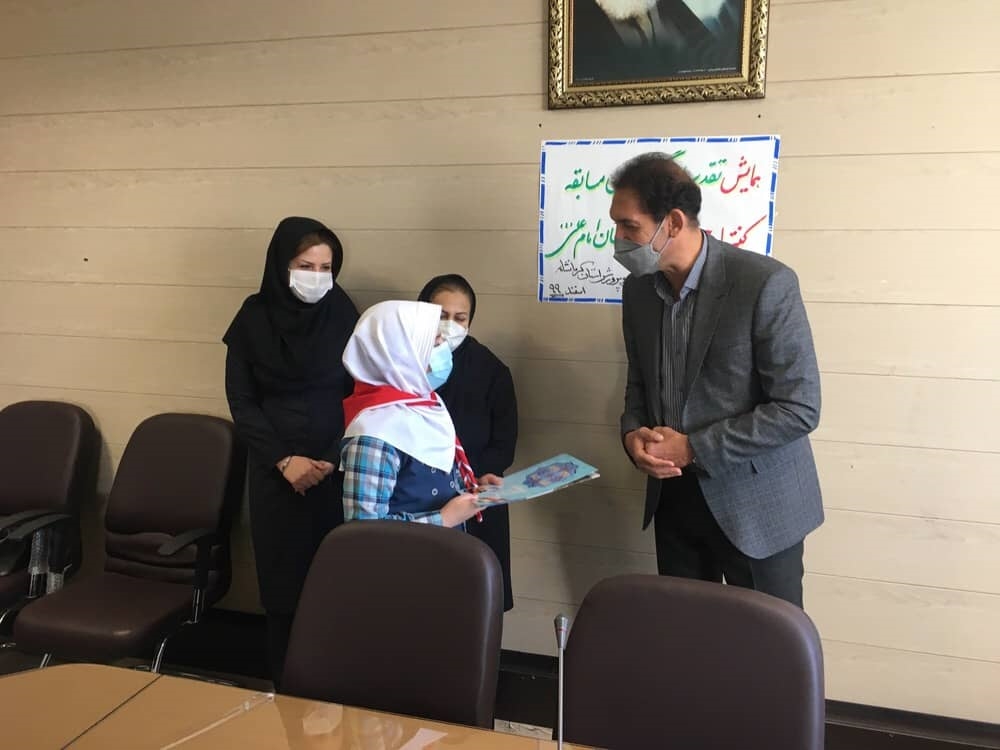 تجلیل از دانش آموزان